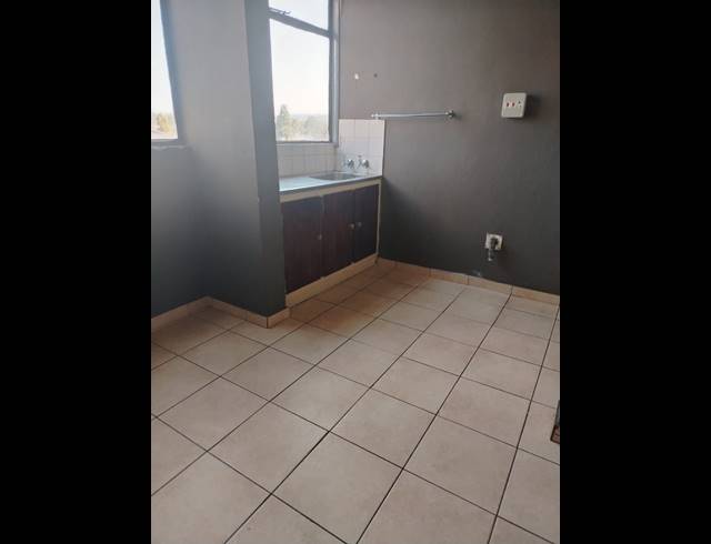 3 BEDROOM FLAT FOR SALE IN LENNOXTON